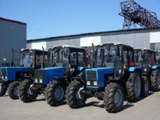 Тувинские фермеры получили лизинговые тракторы